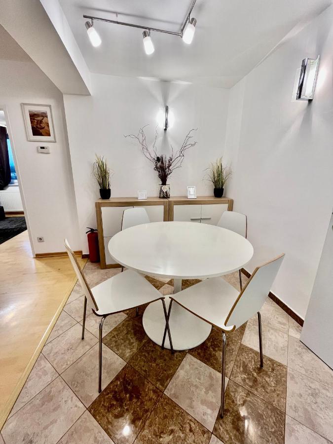 Traum Apartment Mit Pool+Balkon Wien Ngoại thất bức ảnh