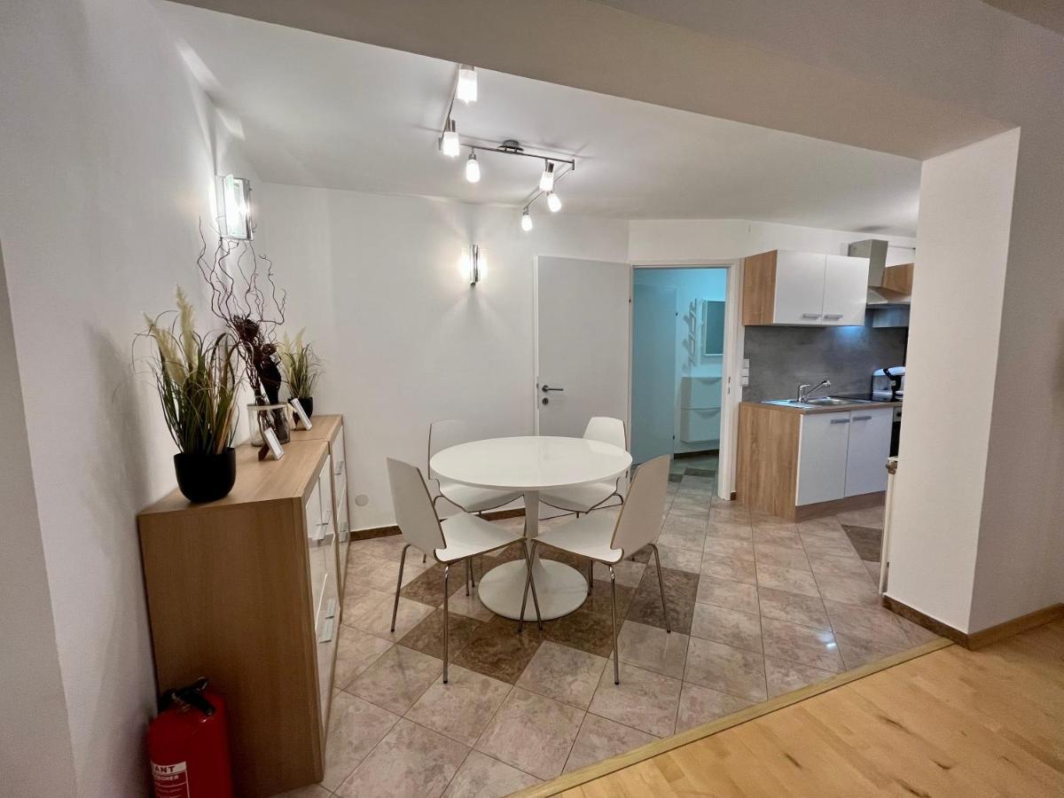 Traum Apartment Mit Pool+Balkon Wien Ngoại thất bức ảnh