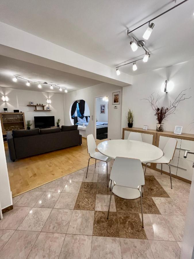 Traum Apartment Mit Pool+Balkon Wien Ngoại thất bức ảnh