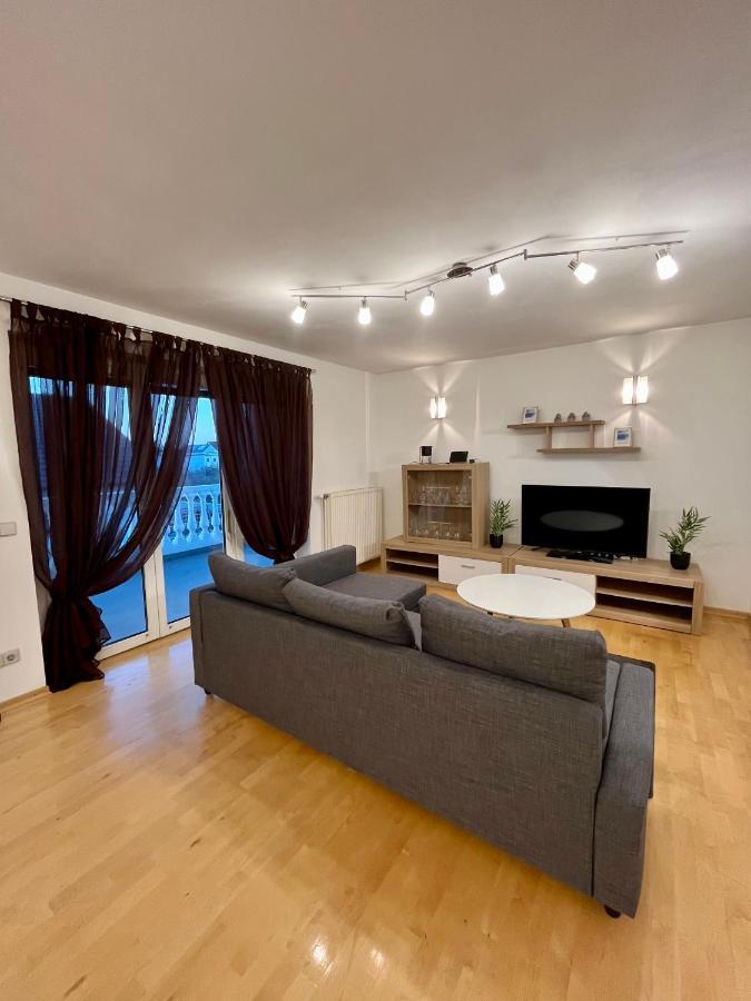 Traum Apartment Mit Pool+Balkon Wien Ngoại thất bức ảnh
